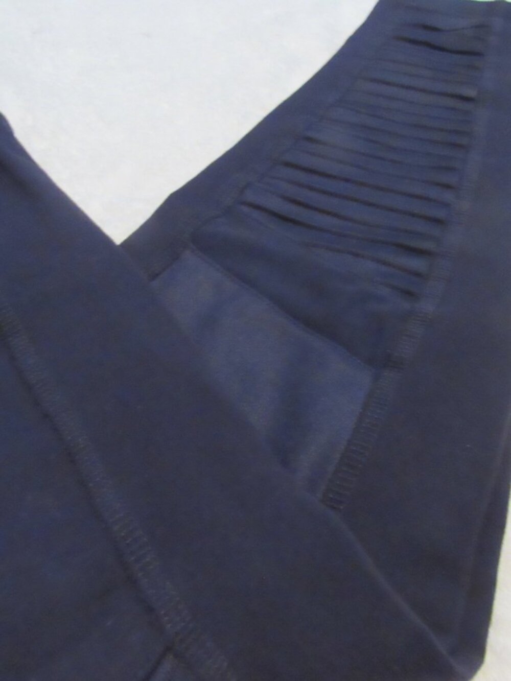 ALO Yoga Navy Leggings with Pleated Side Detail - Picture 2 of 16
